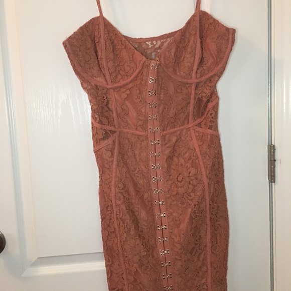 Tobi Honeymoon Sienna Lace Bodycon Dress - Picture 4 of 5